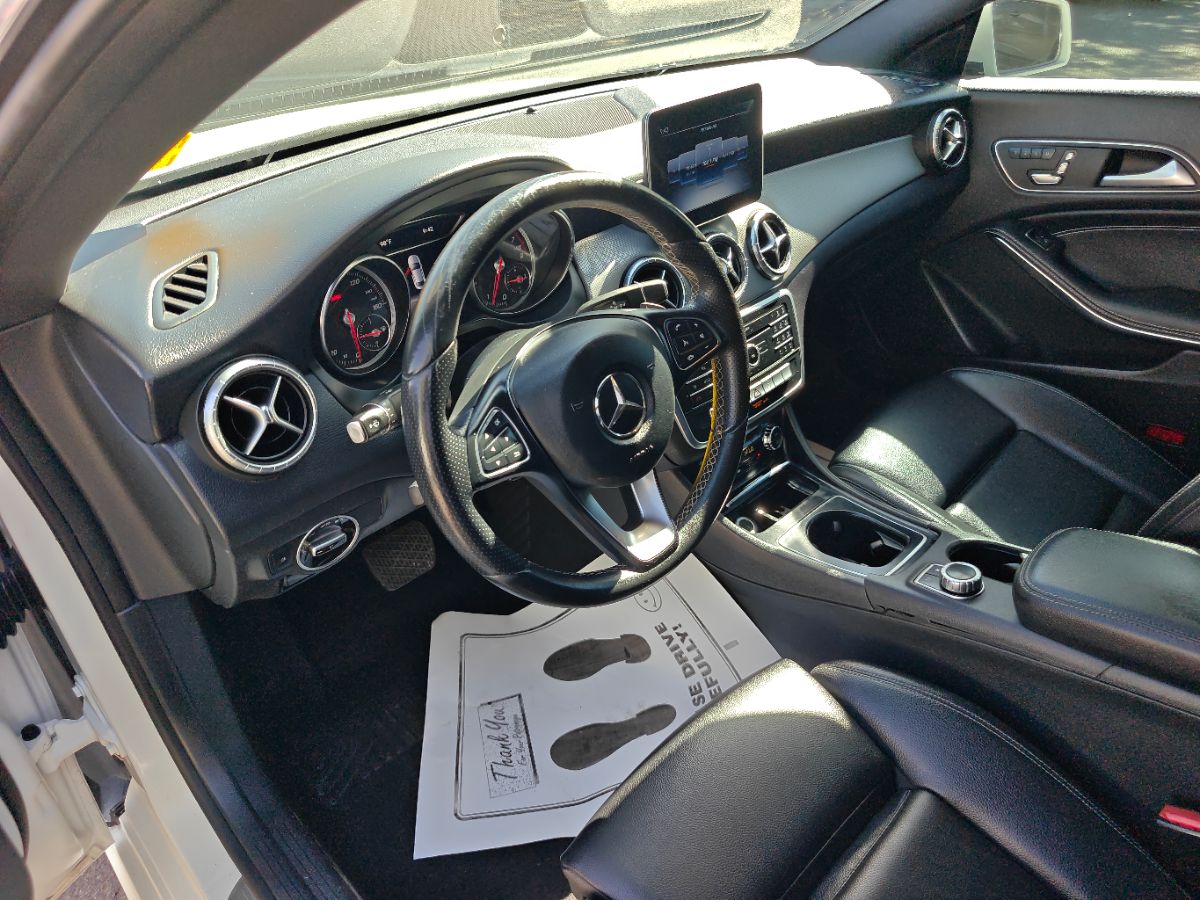 Mercedes-Benz CLA 250 photo 23