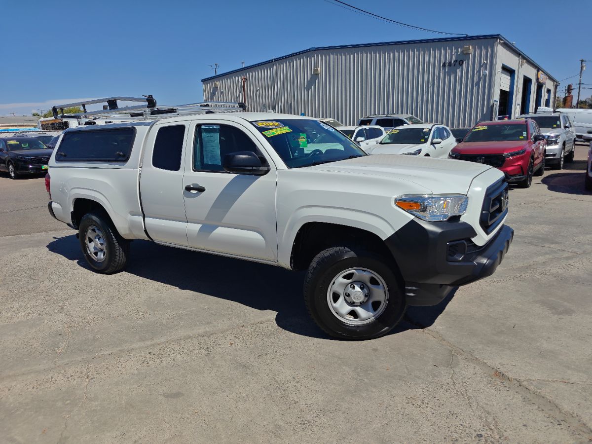 Toyota Tacoma photo 2