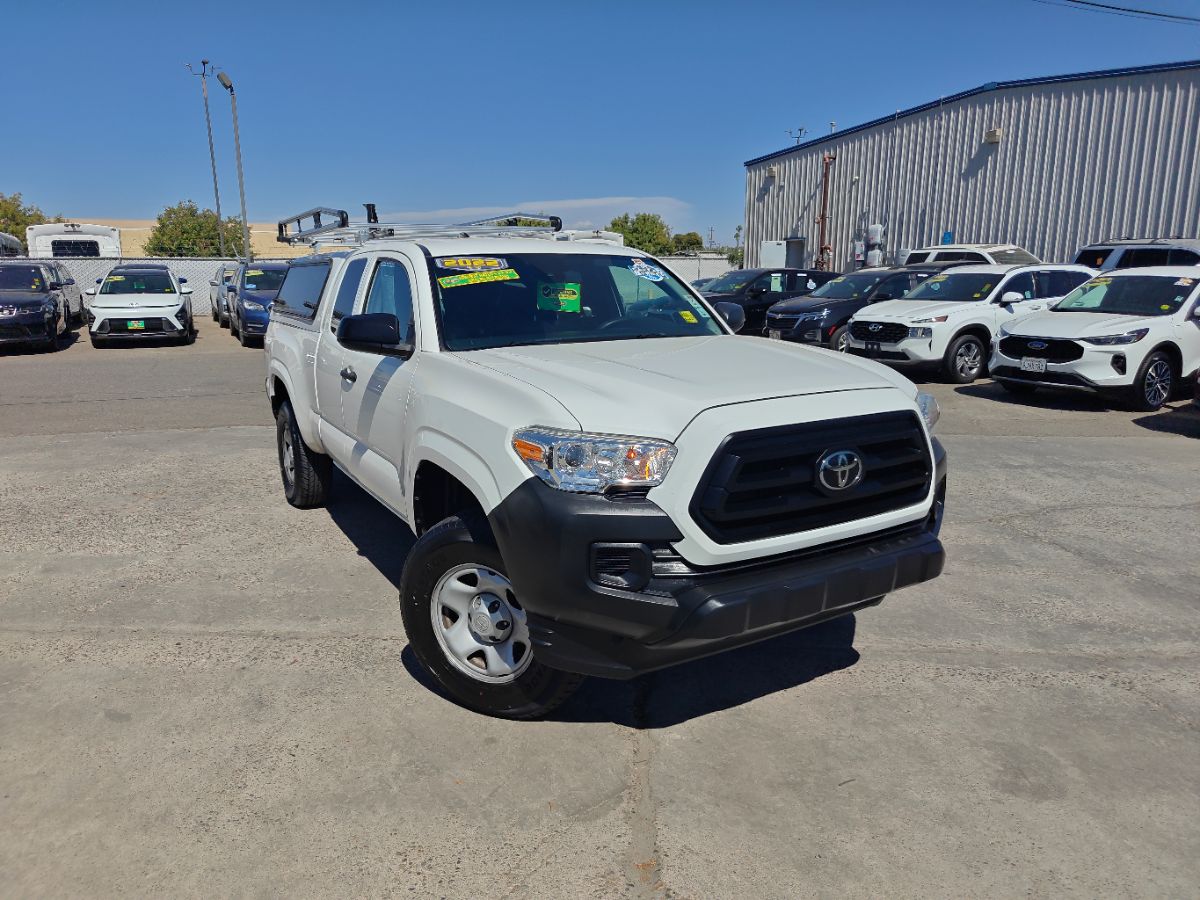 Toyota Tacoma photo 3