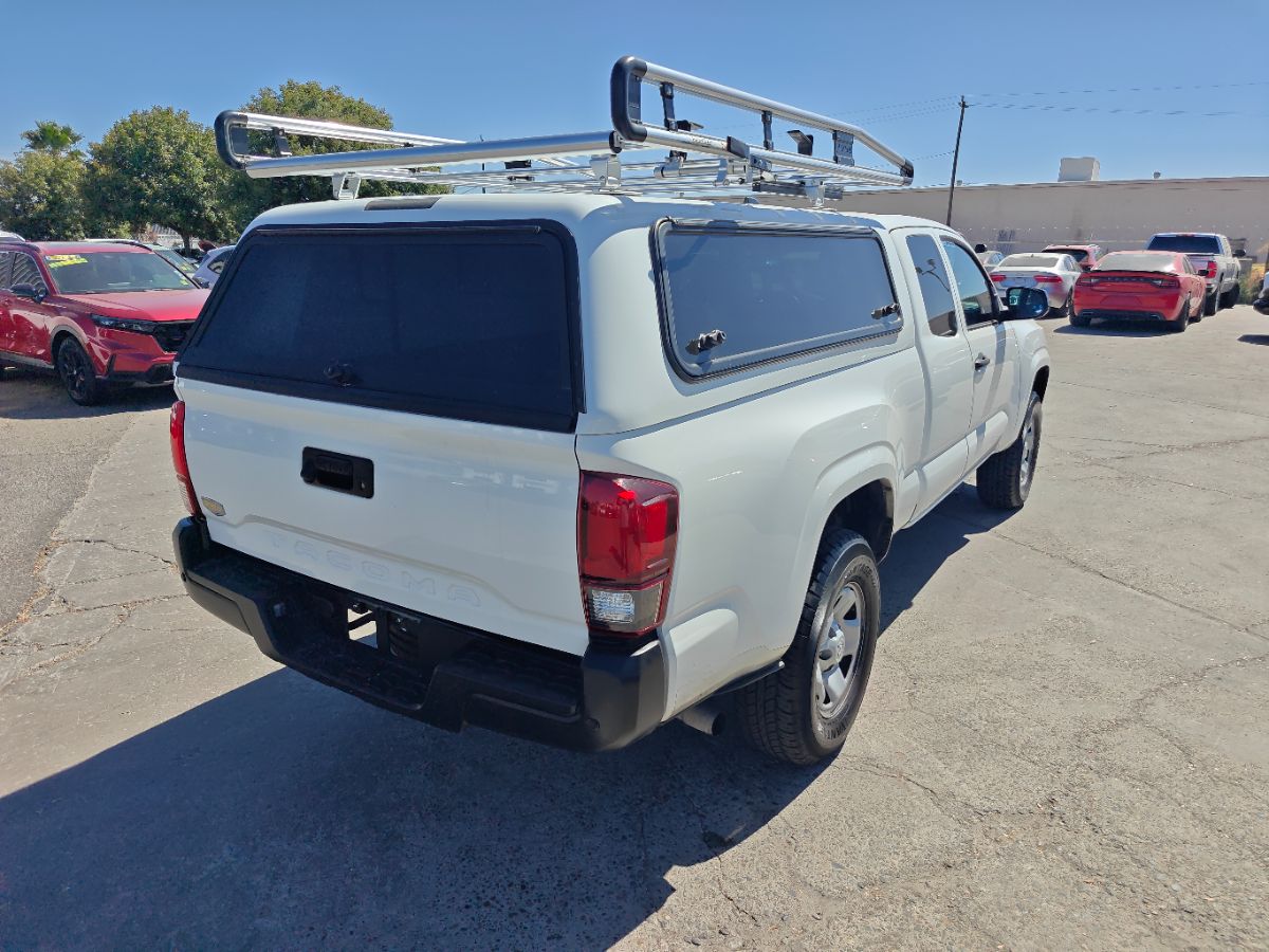 Toyota Tacoma photo 10