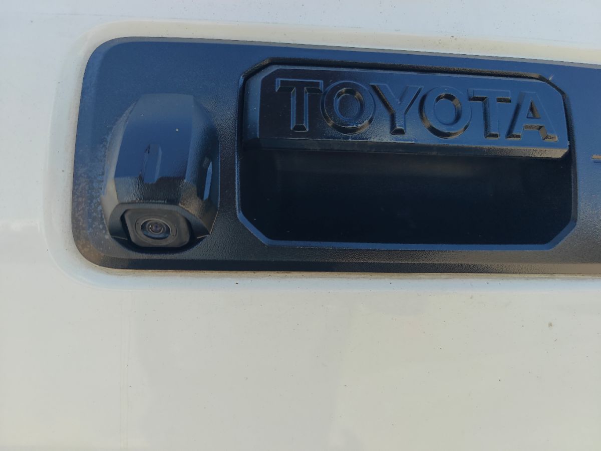 Toyota Tacoma photo 13