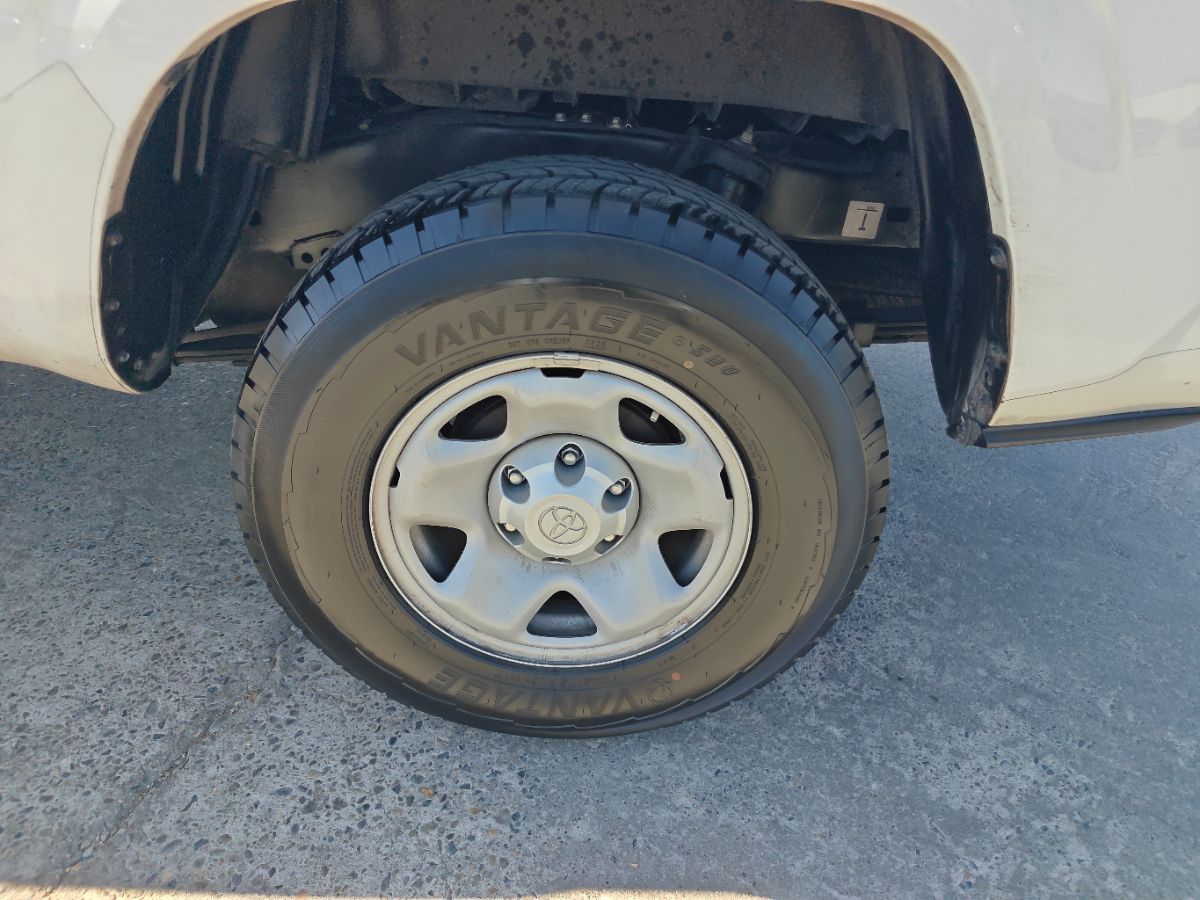 Toyota Tacoma photo 15
