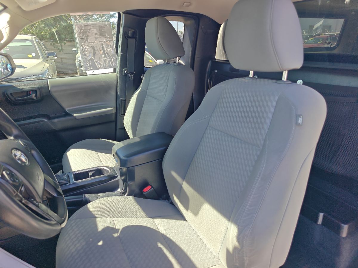 Toyota Tacoma photo 22