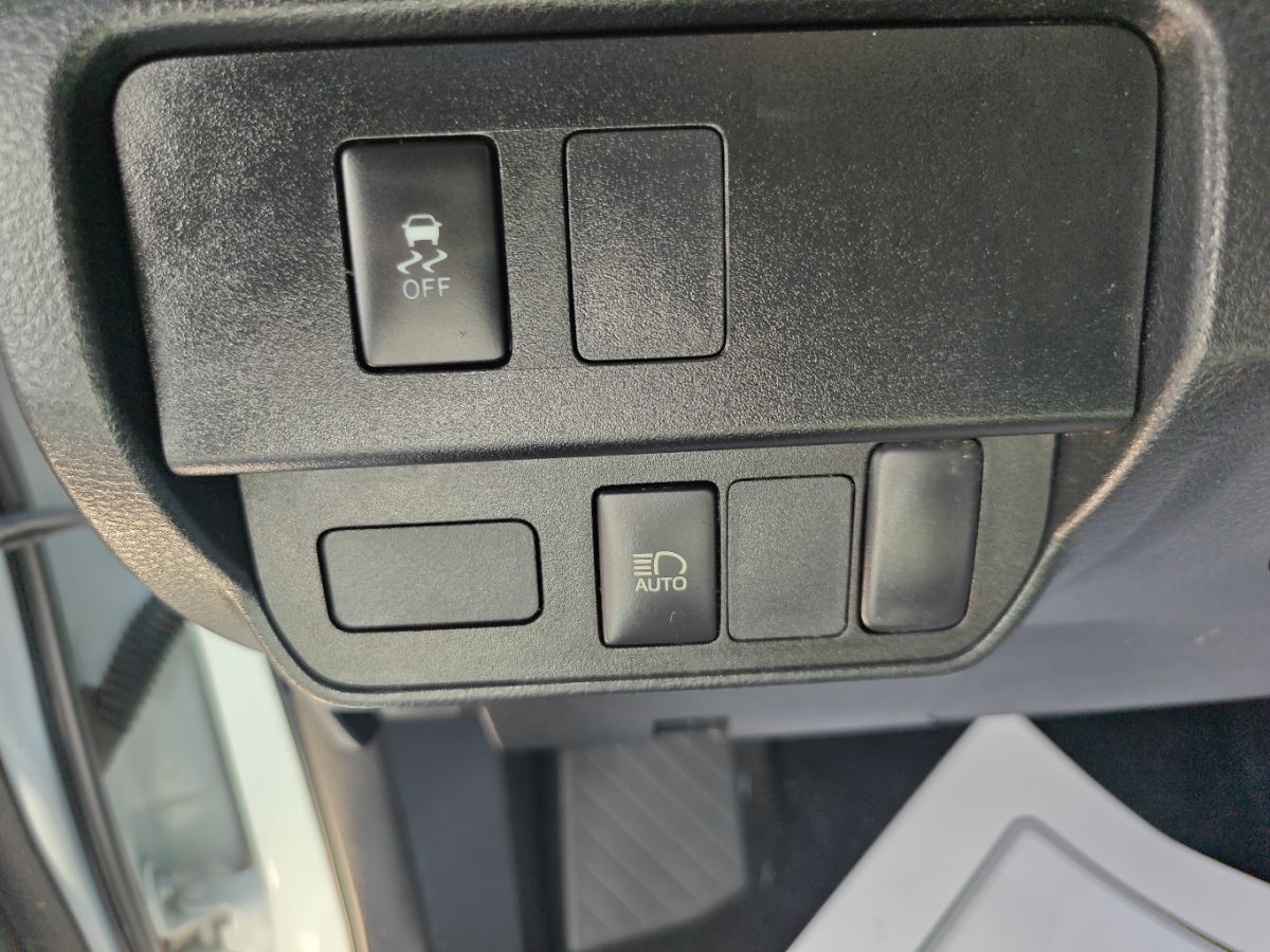 Toyota Tacoma photo 24