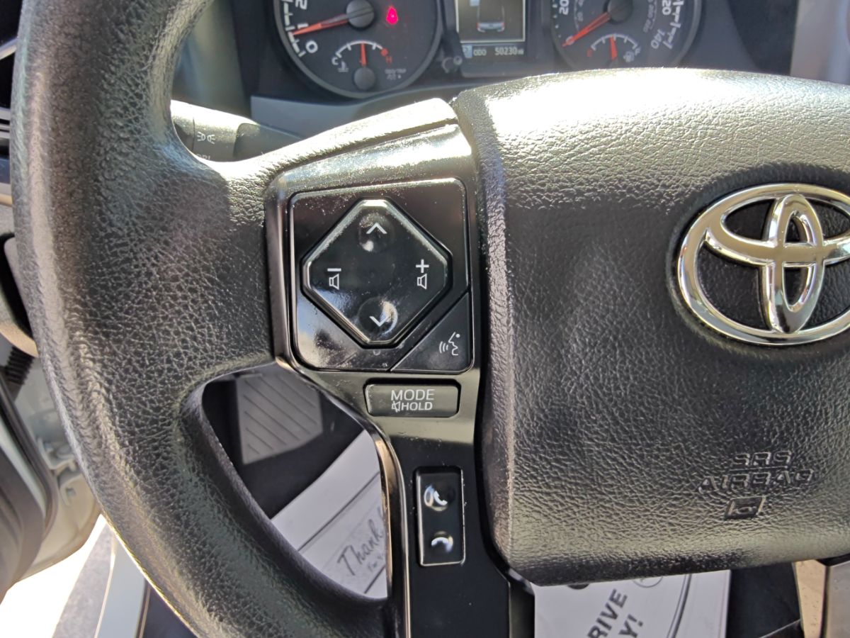 Toyota Tacoma photo 25