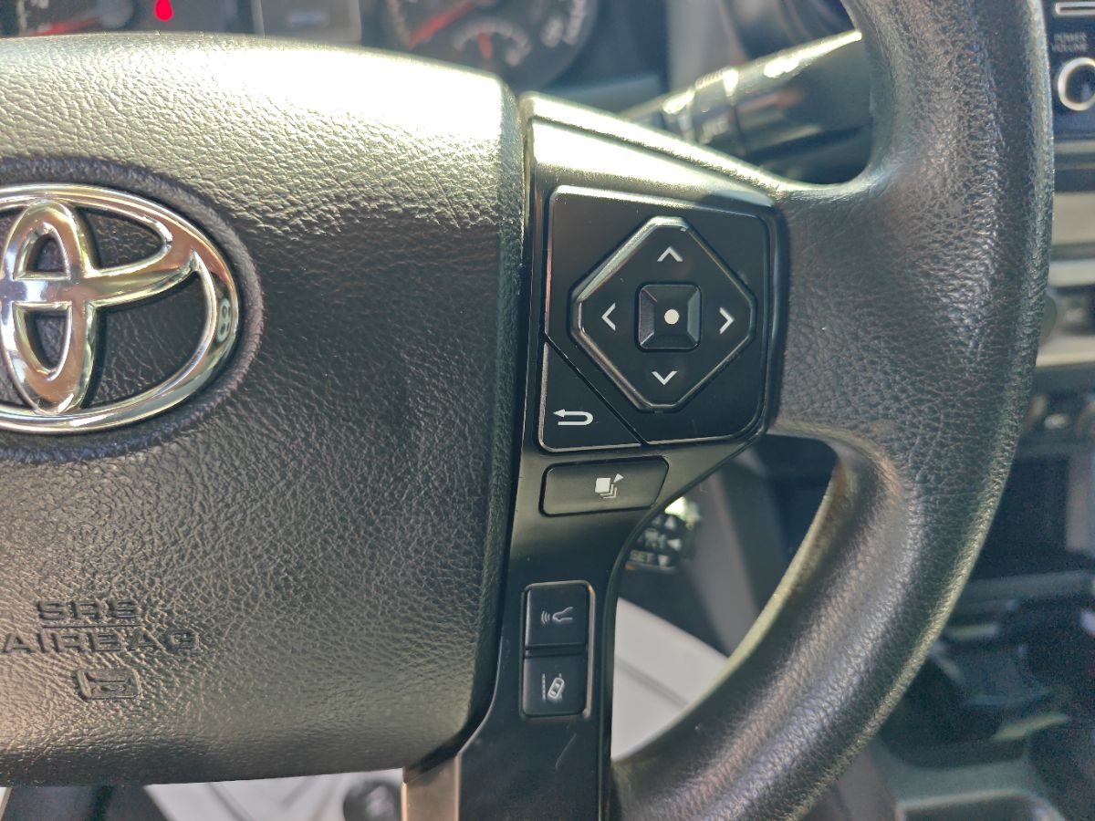 Toyota Tacoma photo 26