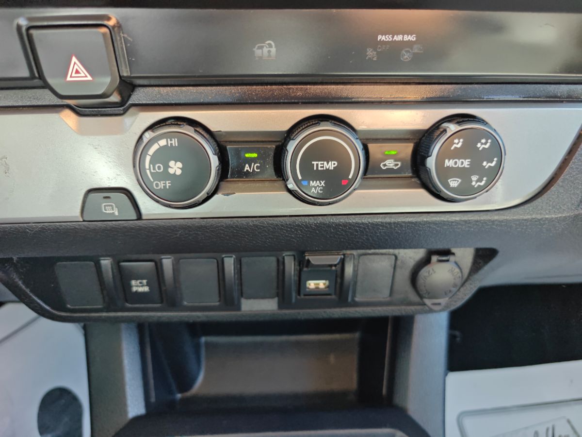 Toyota Tacoma photo 30