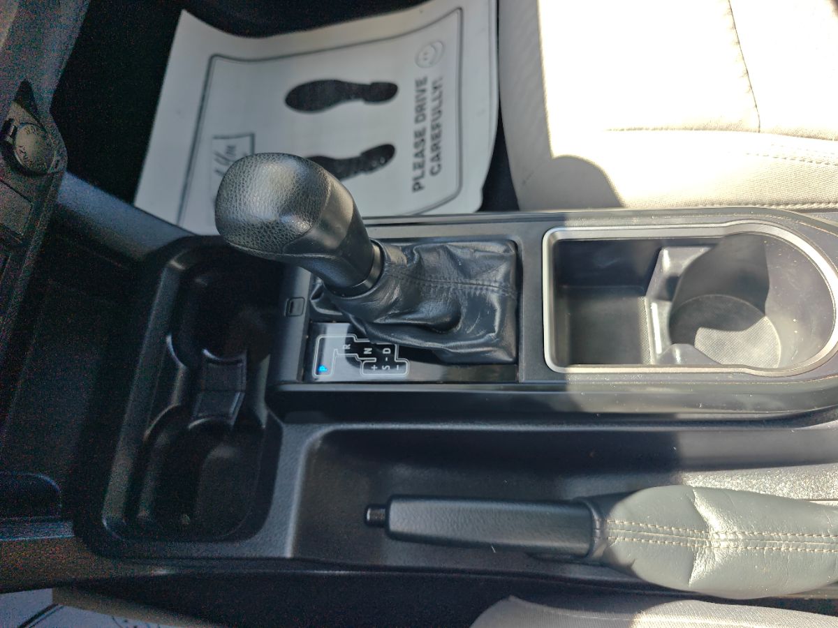 Toyota Tacoma photo 31