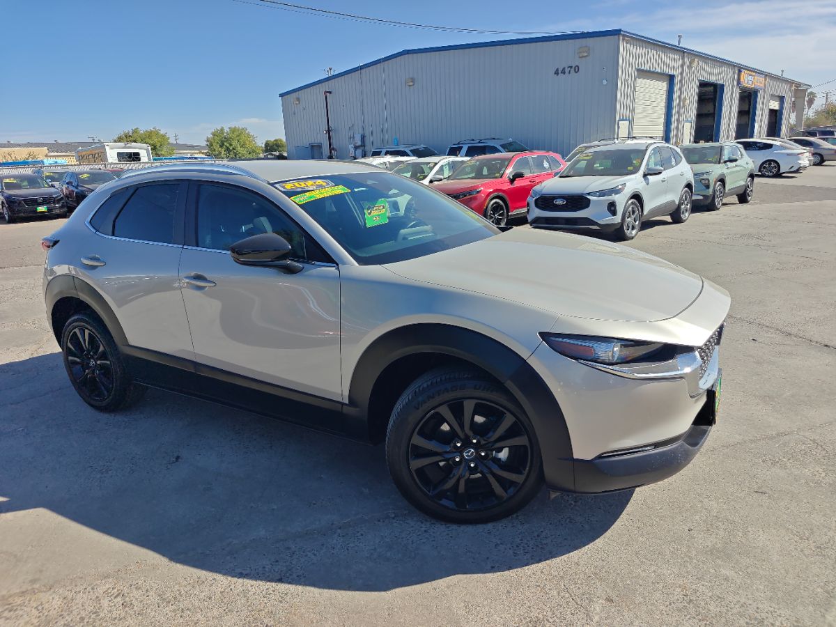 Mazda CX-30 photo 2