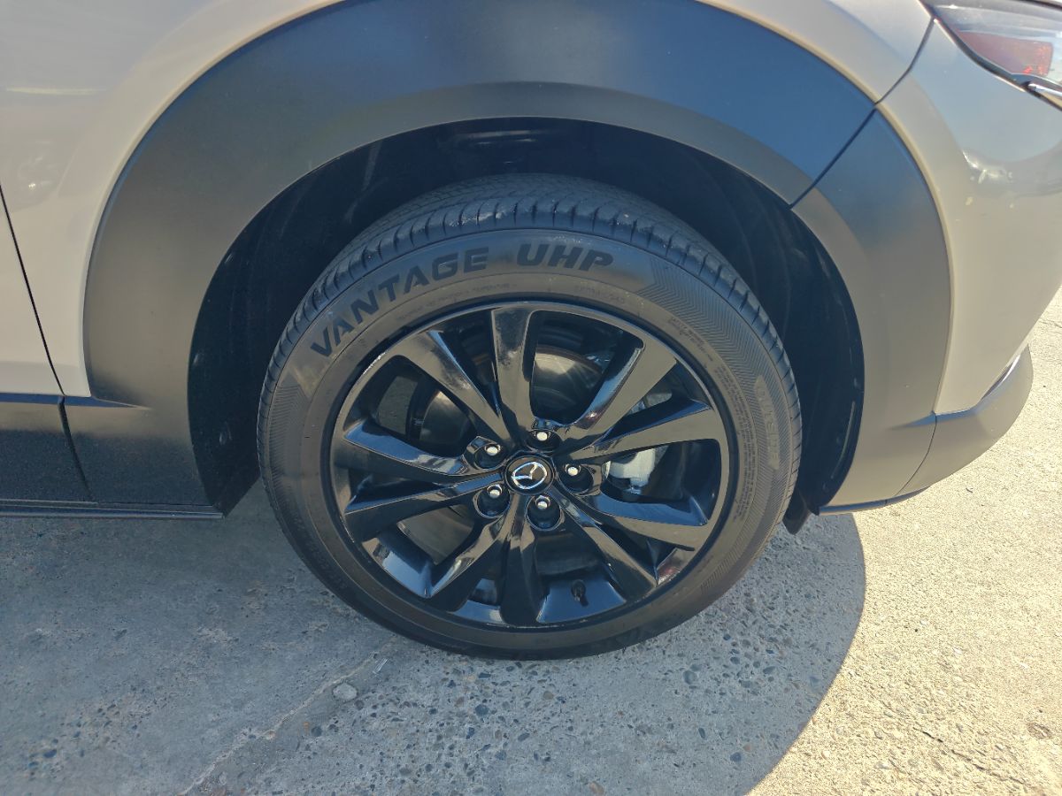 Mazda CX-30 photo 8