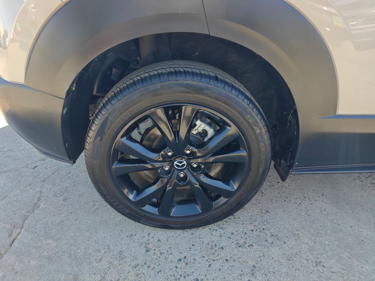 Mazda CX-30 photo 9