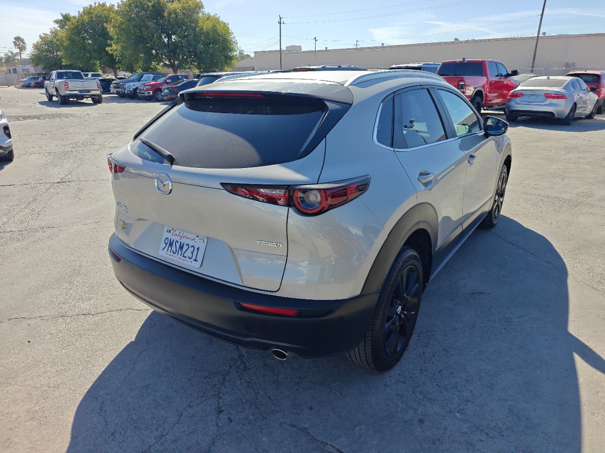 Mazda CX-30 photo 10