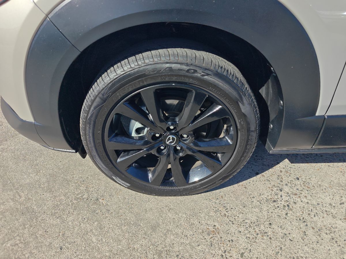 Mazda CX-30 photo 16