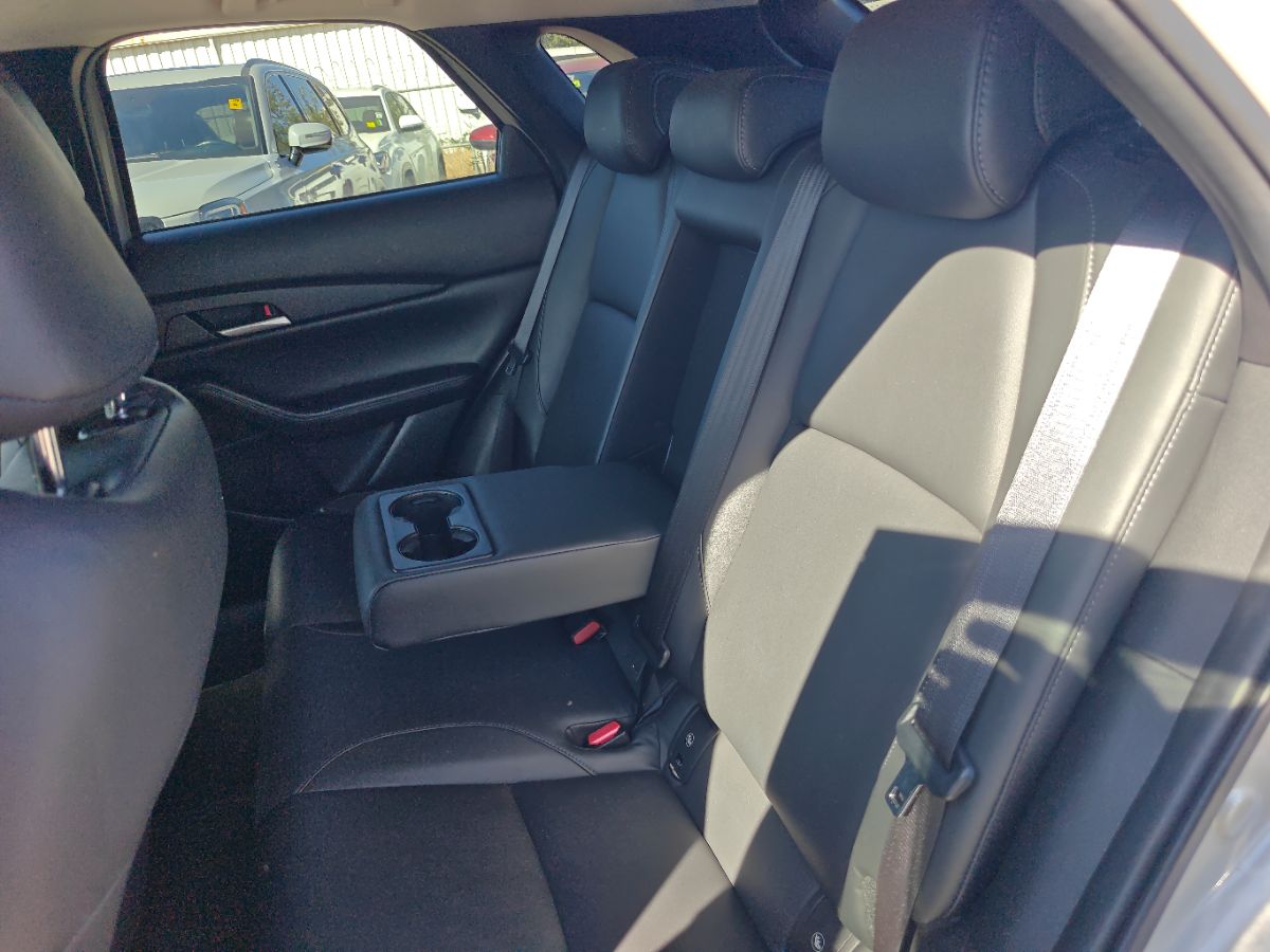 Mazda CX-30 photo 17