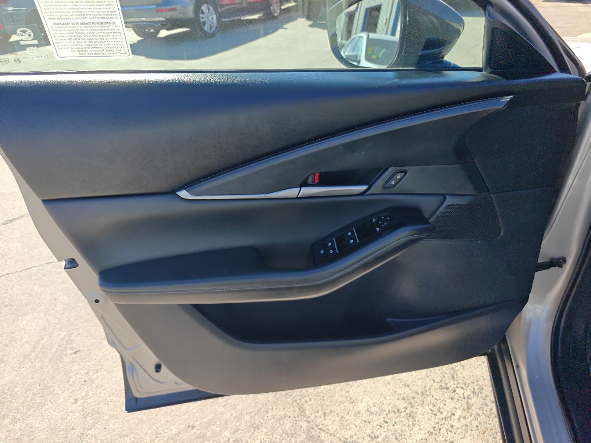 Mazda CX-30 photo 21