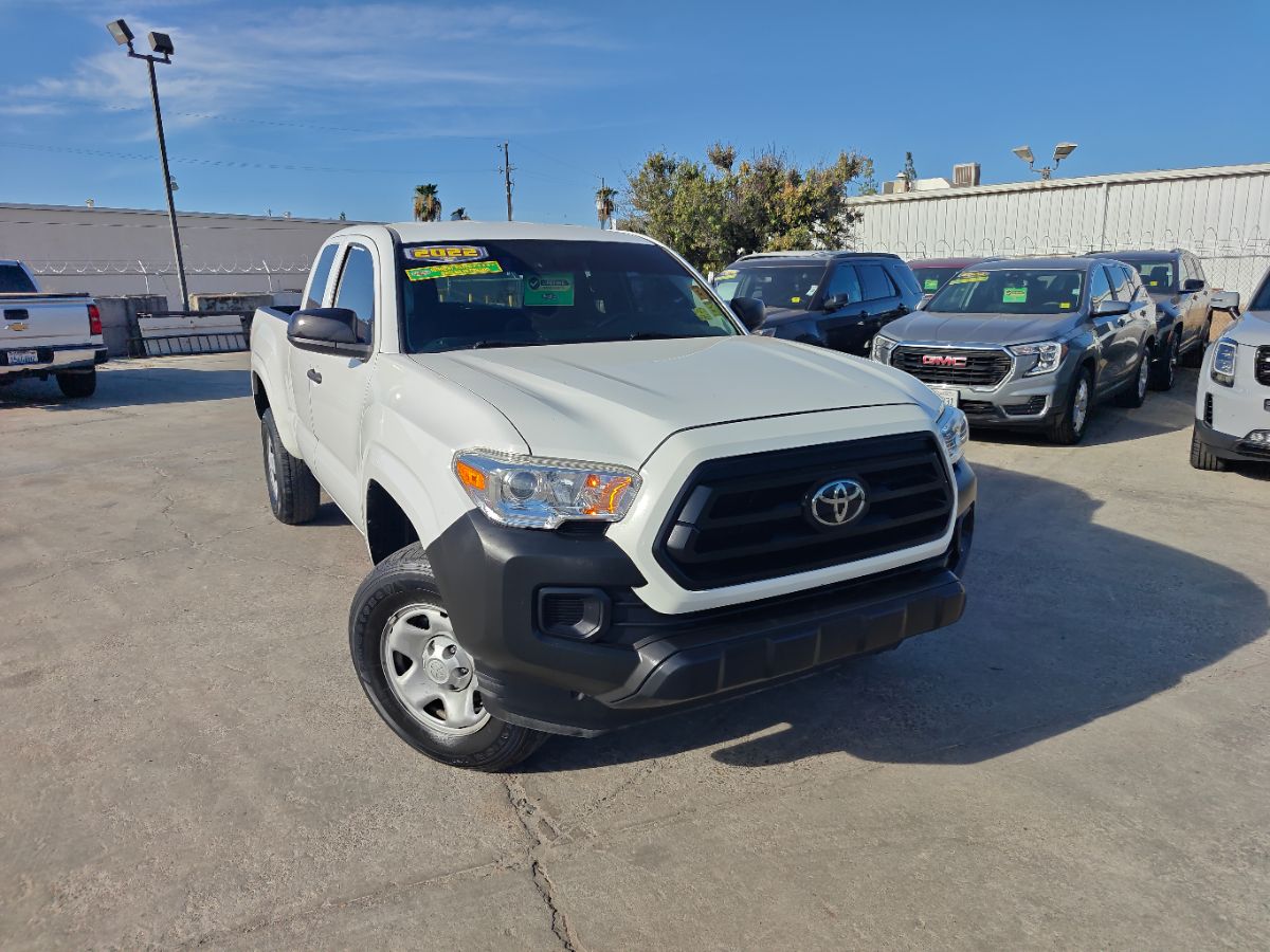 Toyota Tacoma photo 3