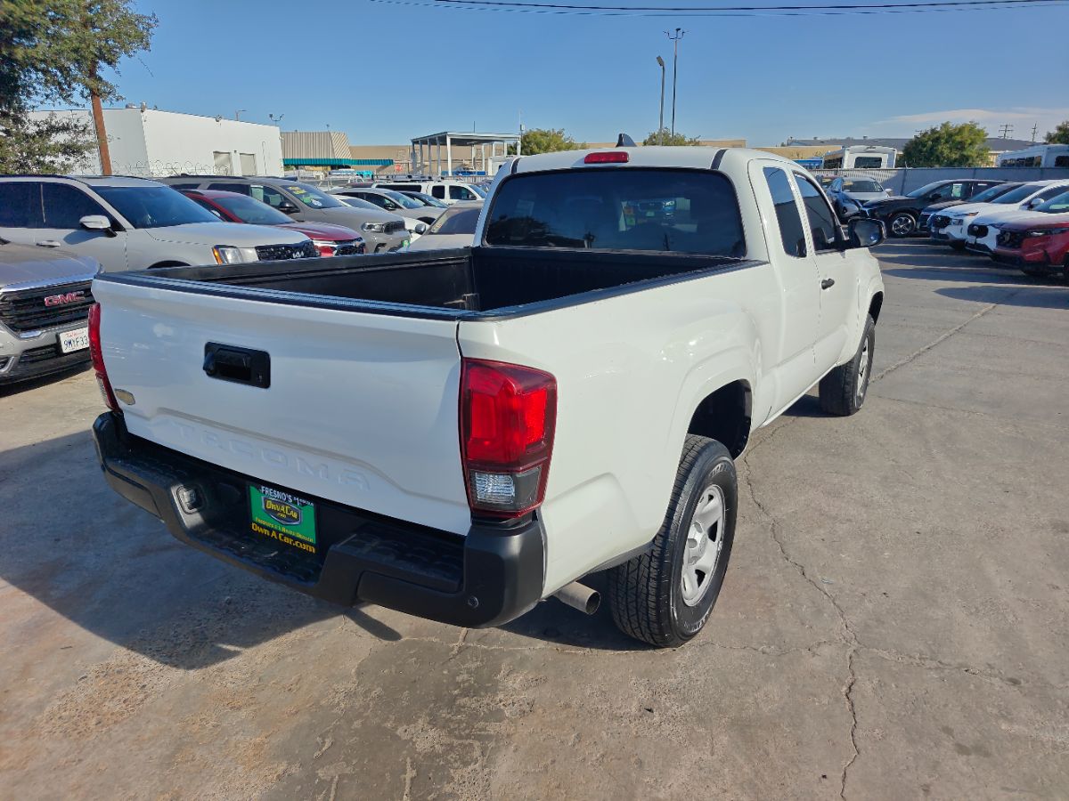 Toyota Tacoma photo 10