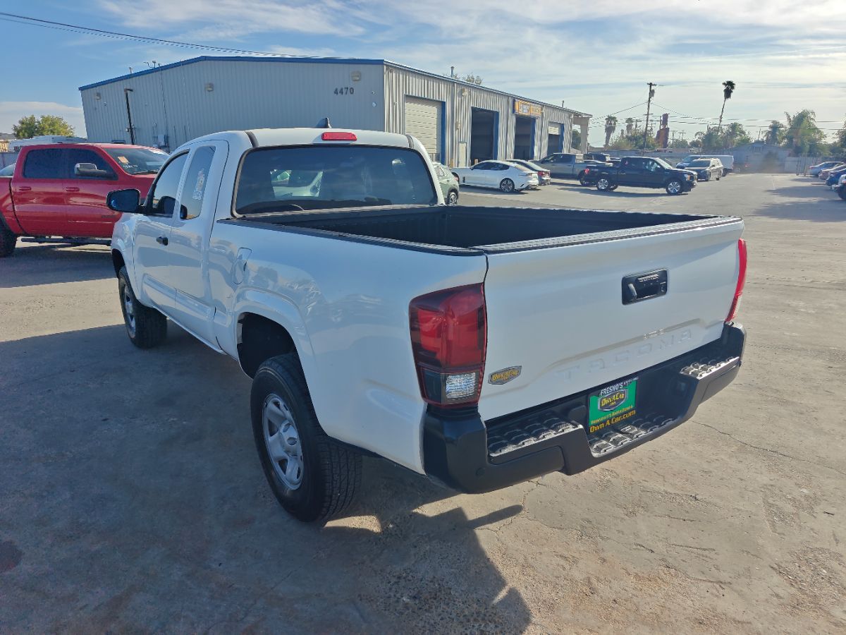 Toyota Tacoma photo 12