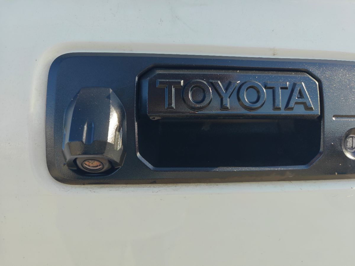 Toyota Tacoma photo 13