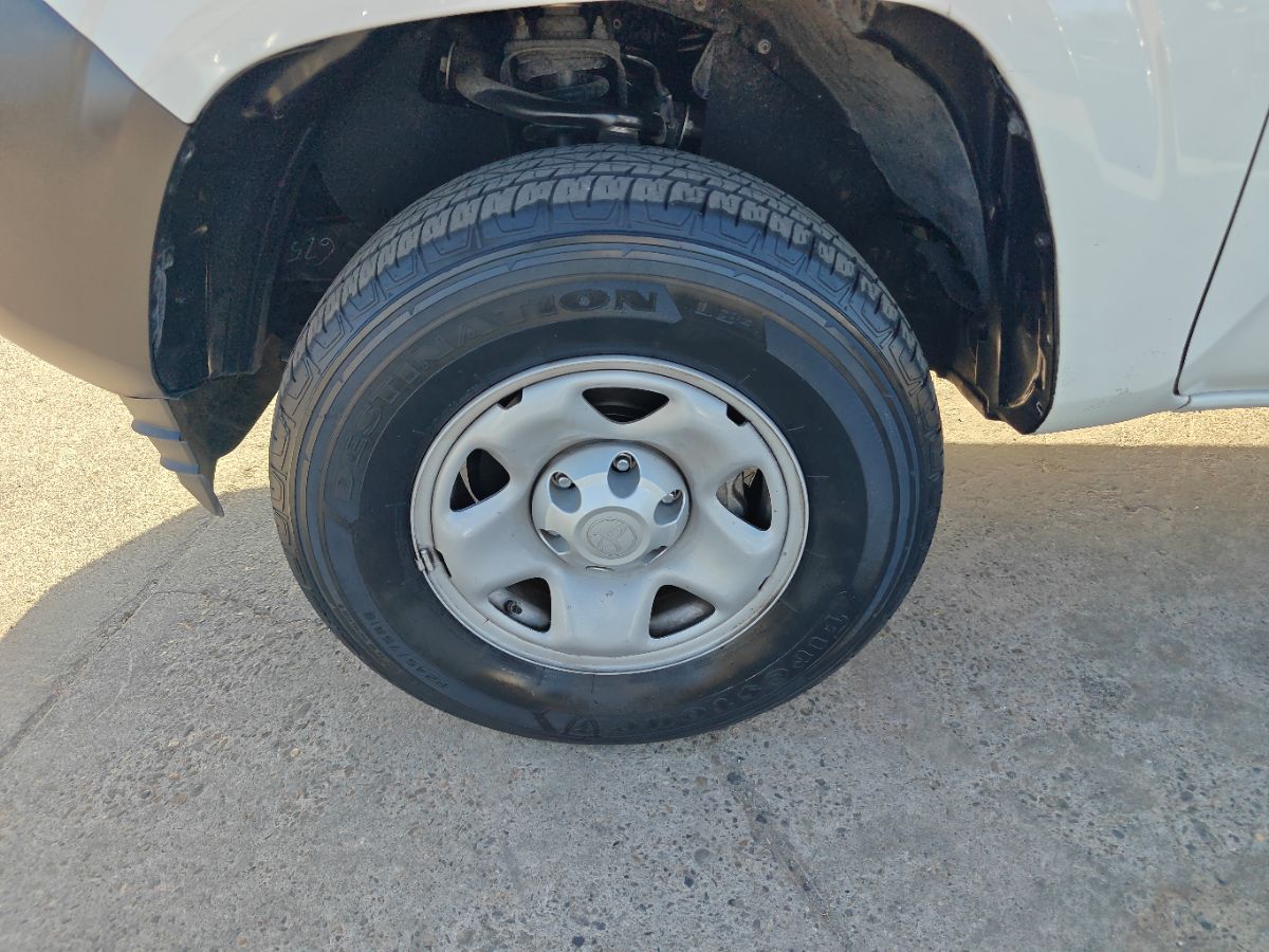 Toyota Tacoma photo 16