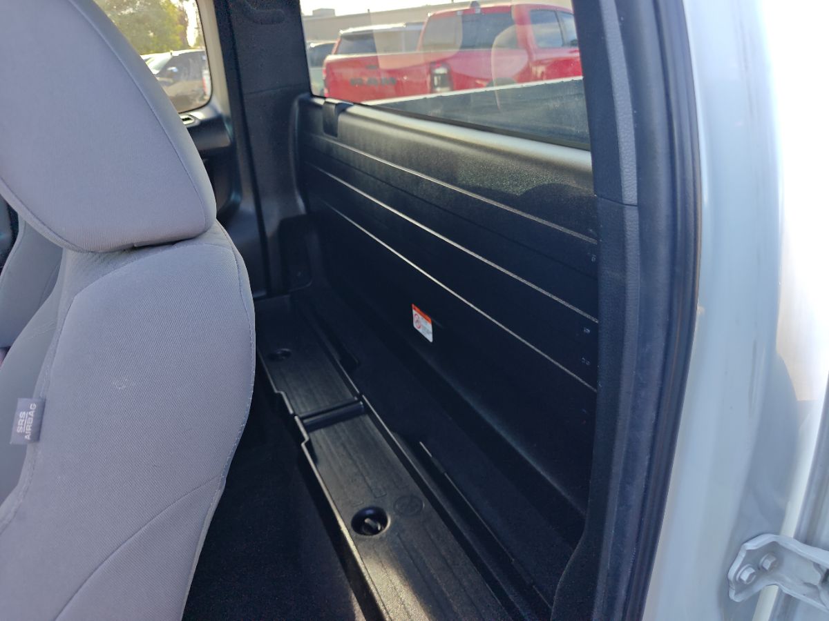 Toyota Tacoma photo 17