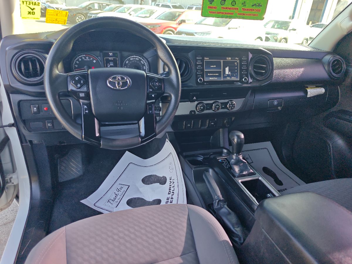 Toyota Tacoma photo 18