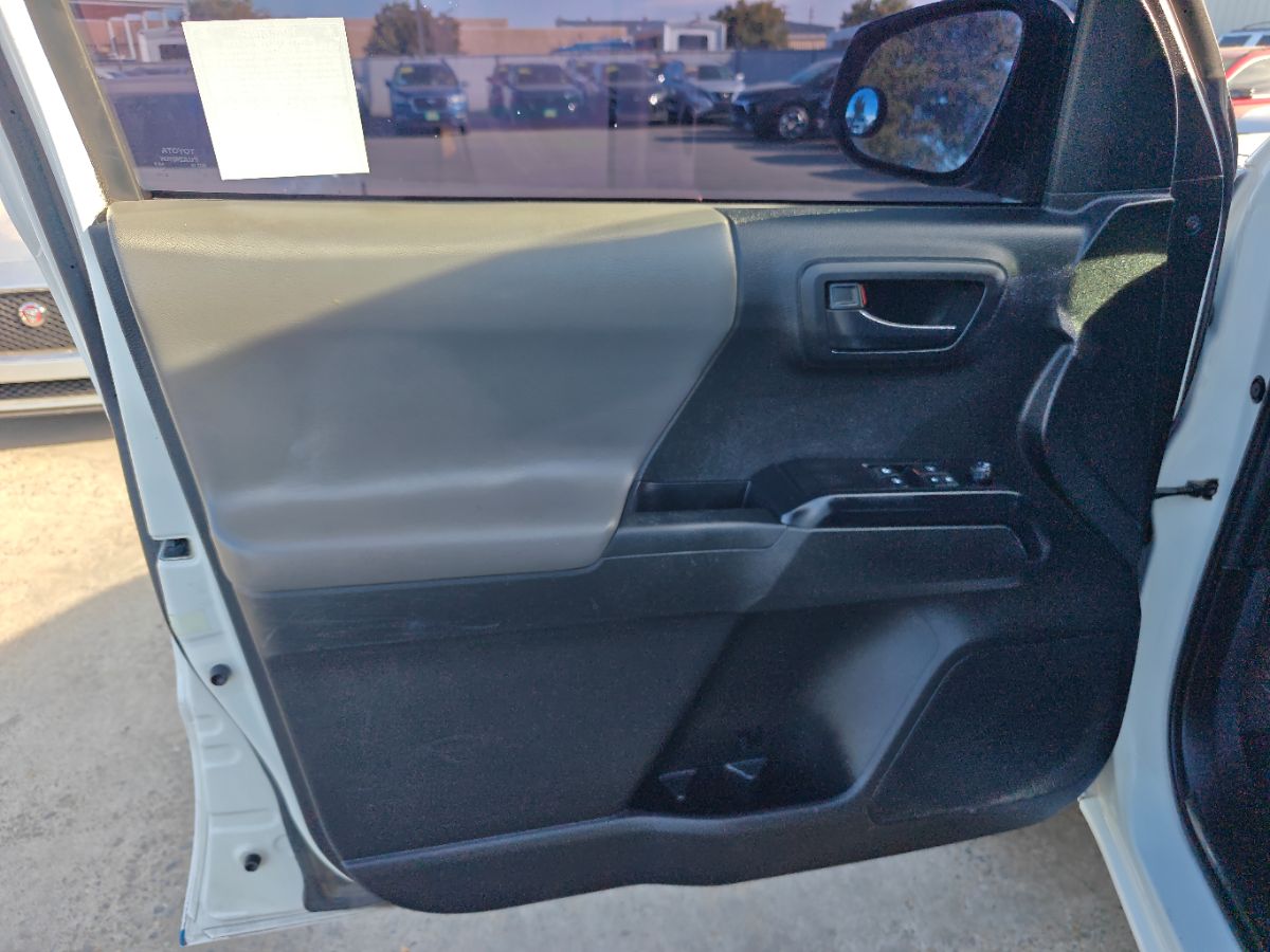 Toyota Tacoma photo 20