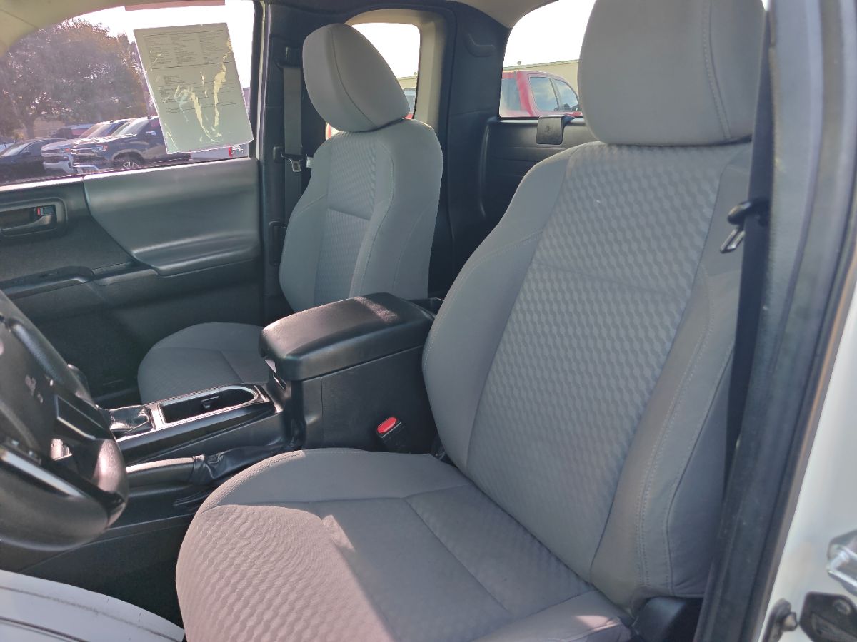 Toyota Tacoma photo 21
