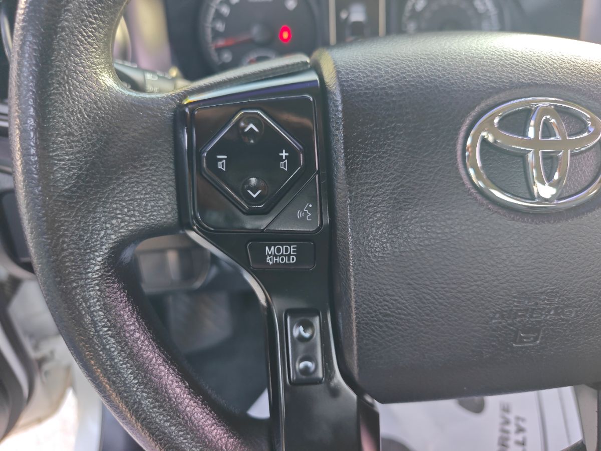 Toyota Tacoma photo 24