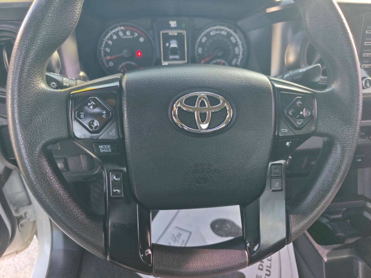 Toyota Tacoma photo 26