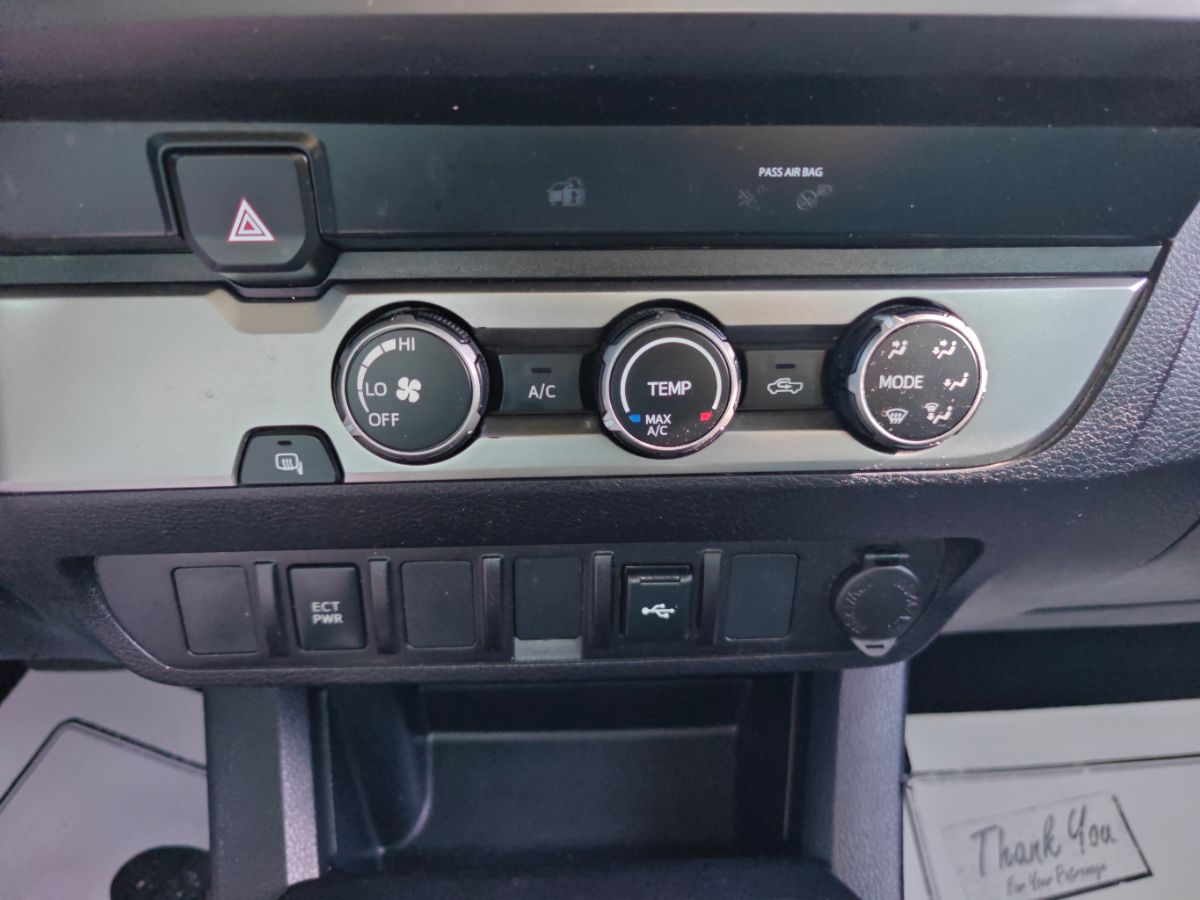 Toyota Tacoma photo 29