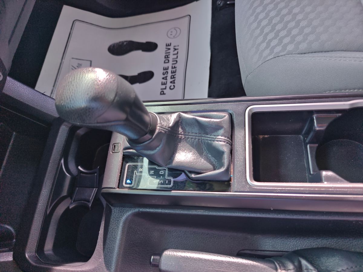 Toyota Tacoma photo 30