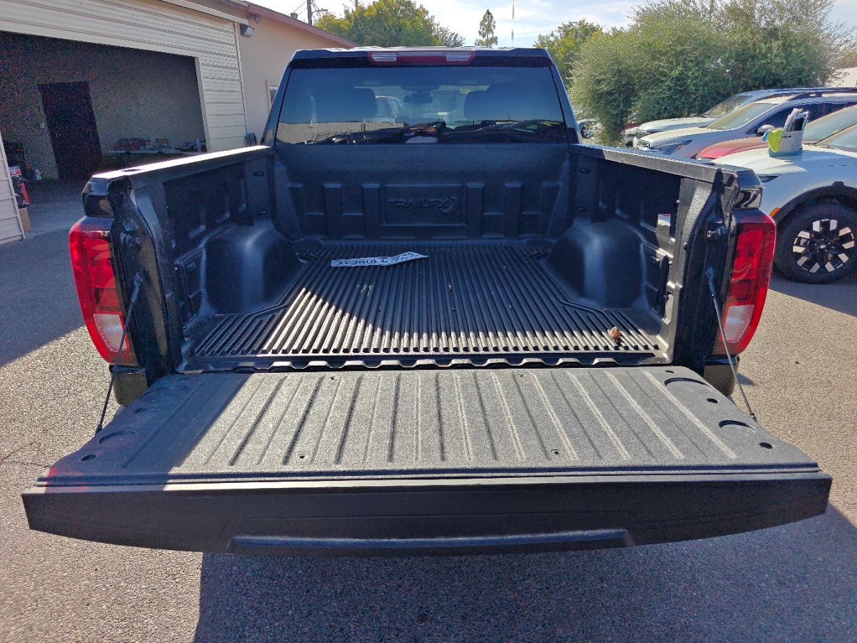 GMC Sierra photo 14