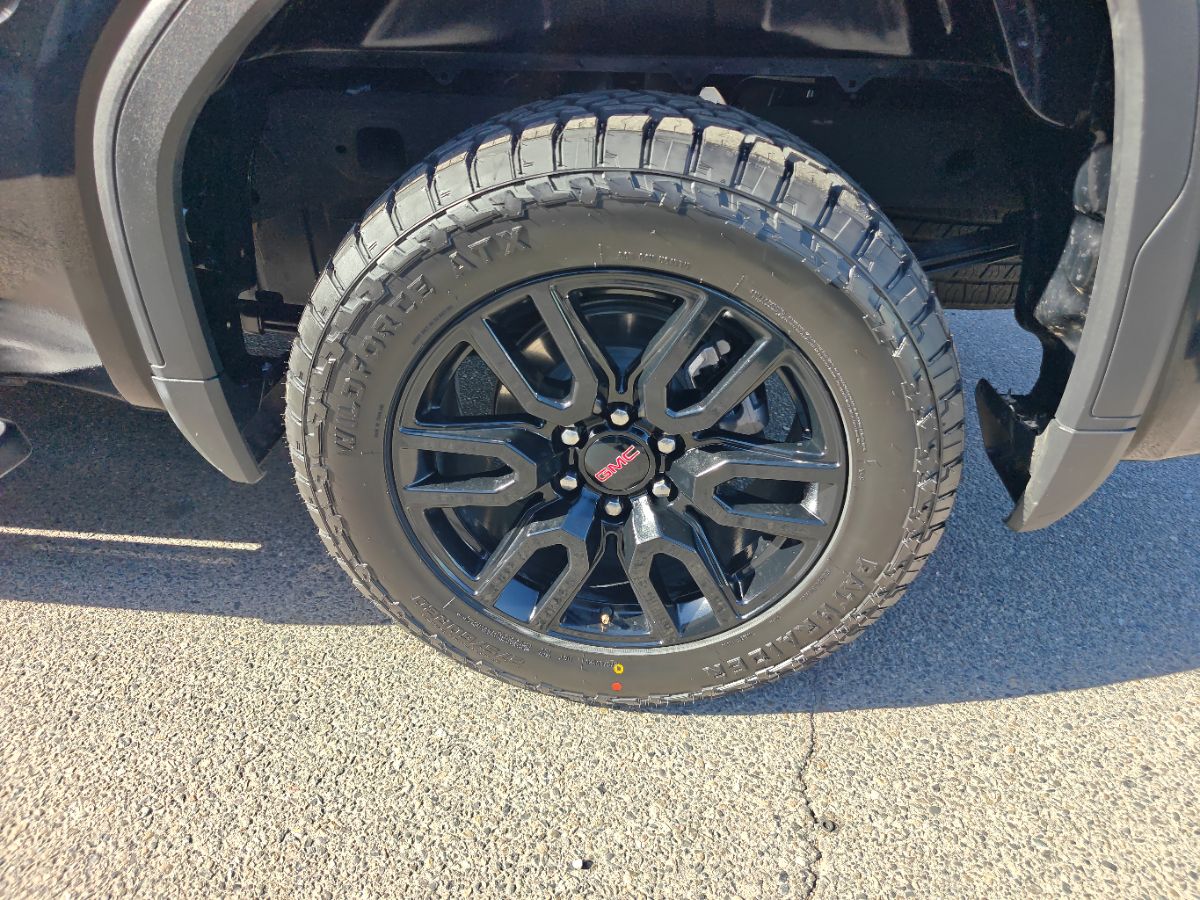 GMC Sierra photo 15