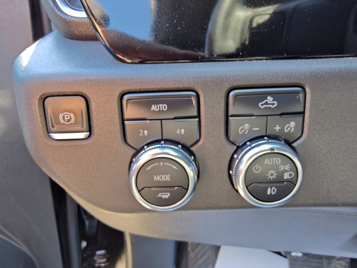 GMC Sierra photo 24