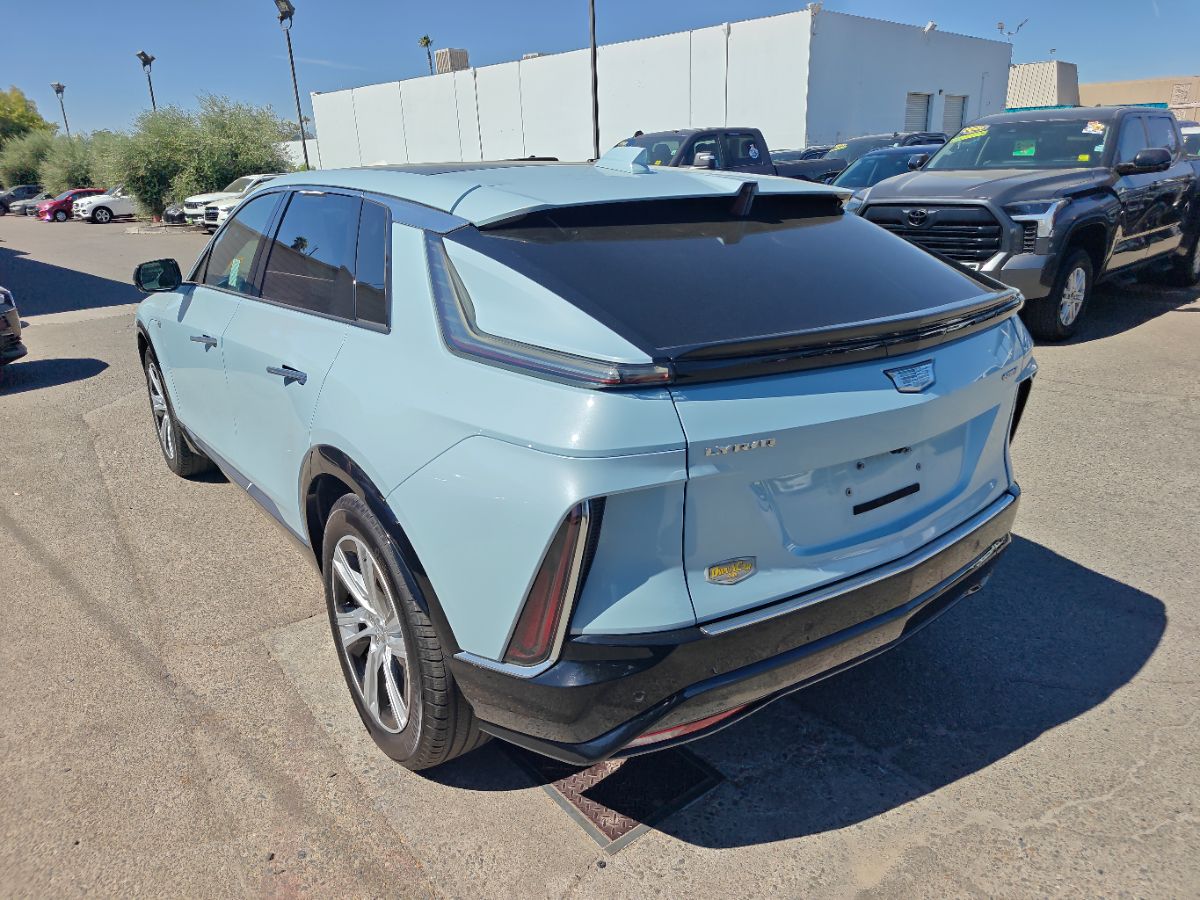 Cadillac Lyriq photo 12