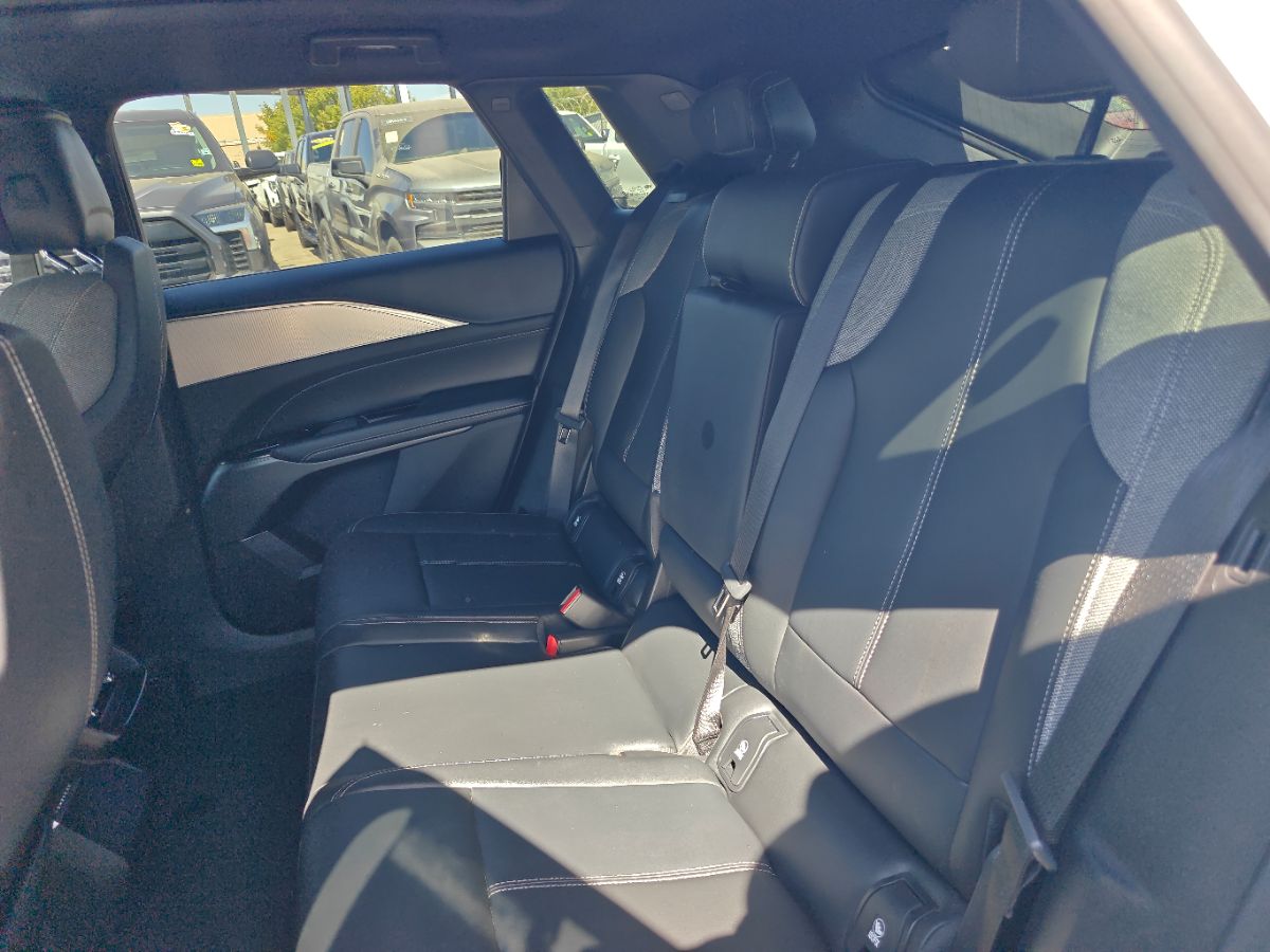 Cadillac Lyriq photo 18
