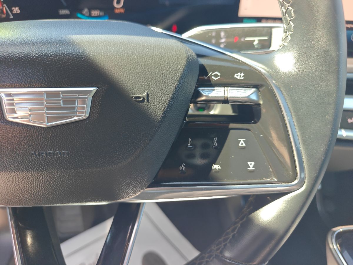 Cadillac Lyriq photo 29