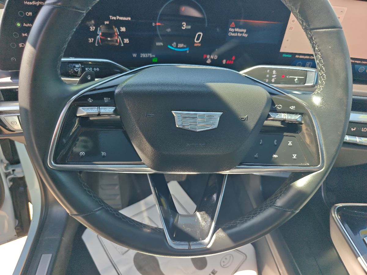 Cadillac Lyriq photo 30