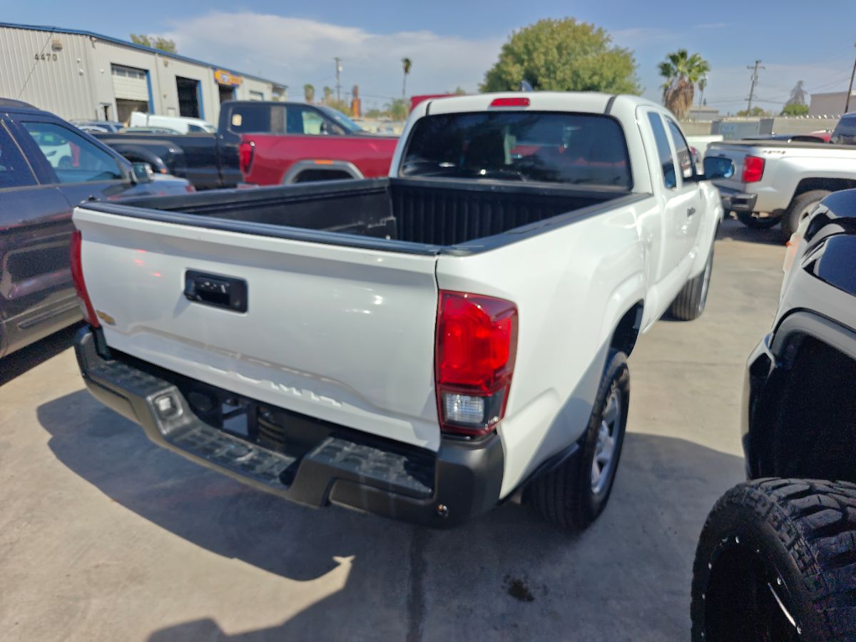 Toyota Tacoma photo 10