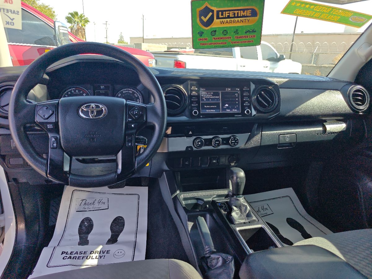 Toyota Tacoma photo 18