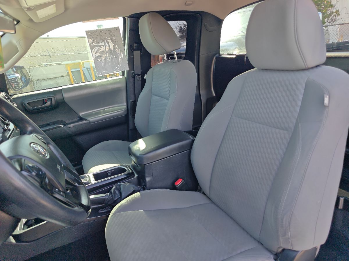 Toyota Tacoma photo 21