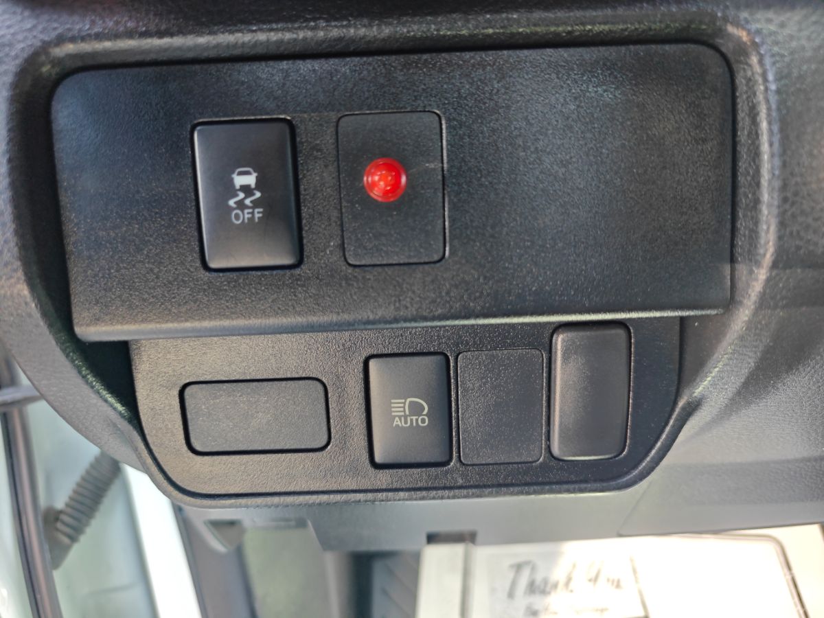 Toyota Tacoma photo 23