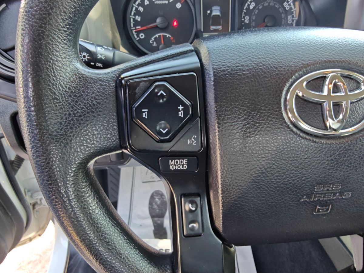 Toyota Tacoma photo 24