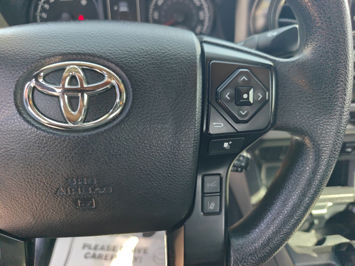 Toyota Tacoma photo 25