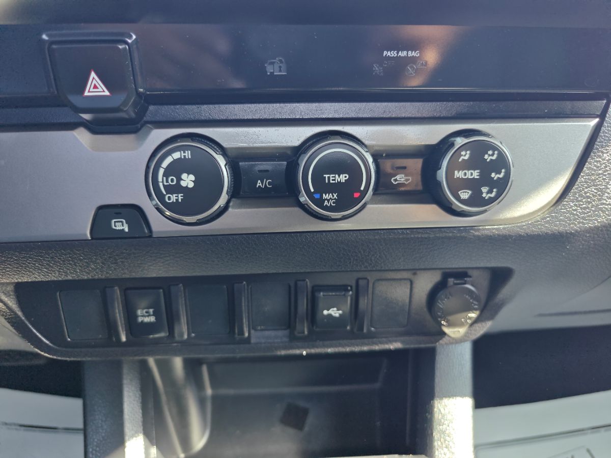 Toyota Tacoma photo 29