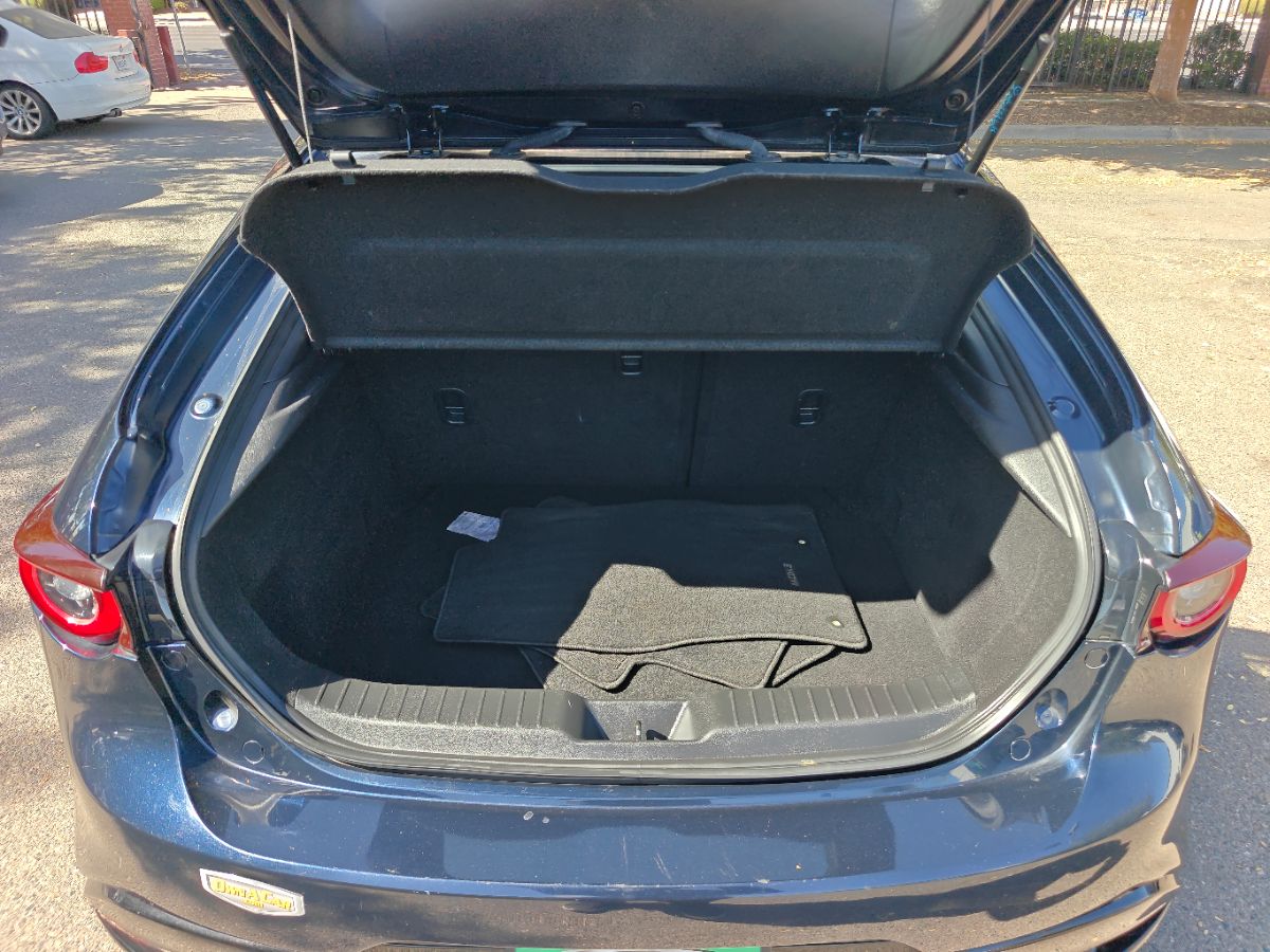 Mazda Mazda3 photo 13