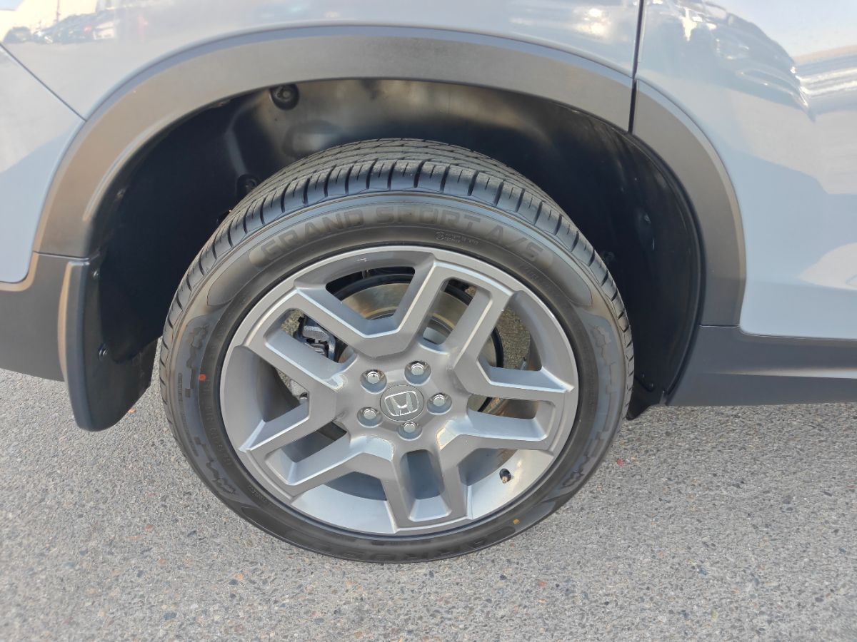 Honda Passport photo 9