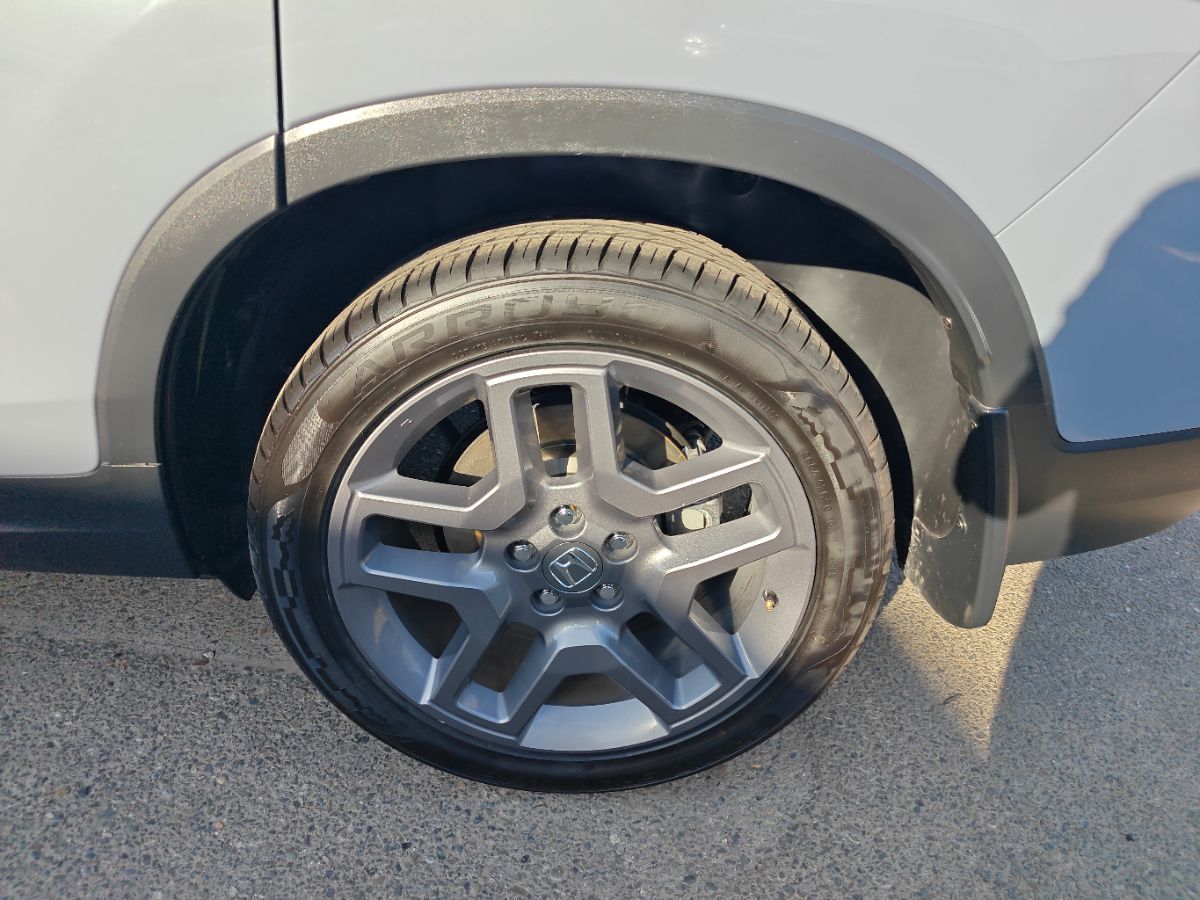 Honda Passport photo 16