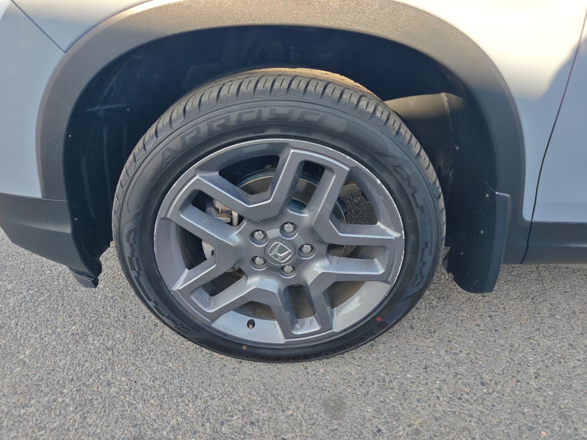 Honda Passport photo 17